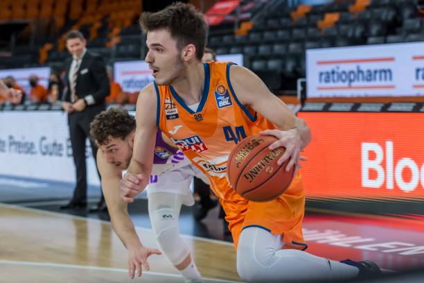 更多自信和 更多自信和