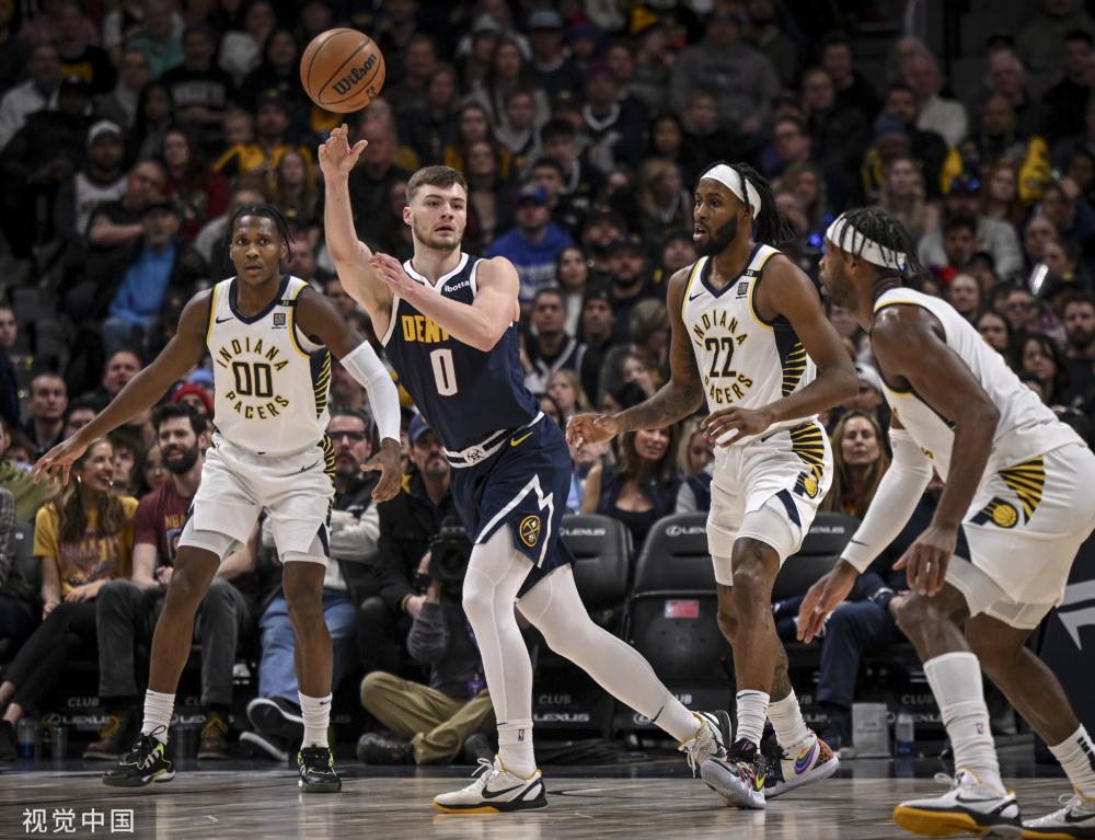 场斯台普斯 场斯台普斯