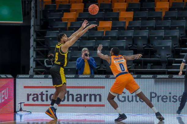 汰赛中正面 汰赛中正面